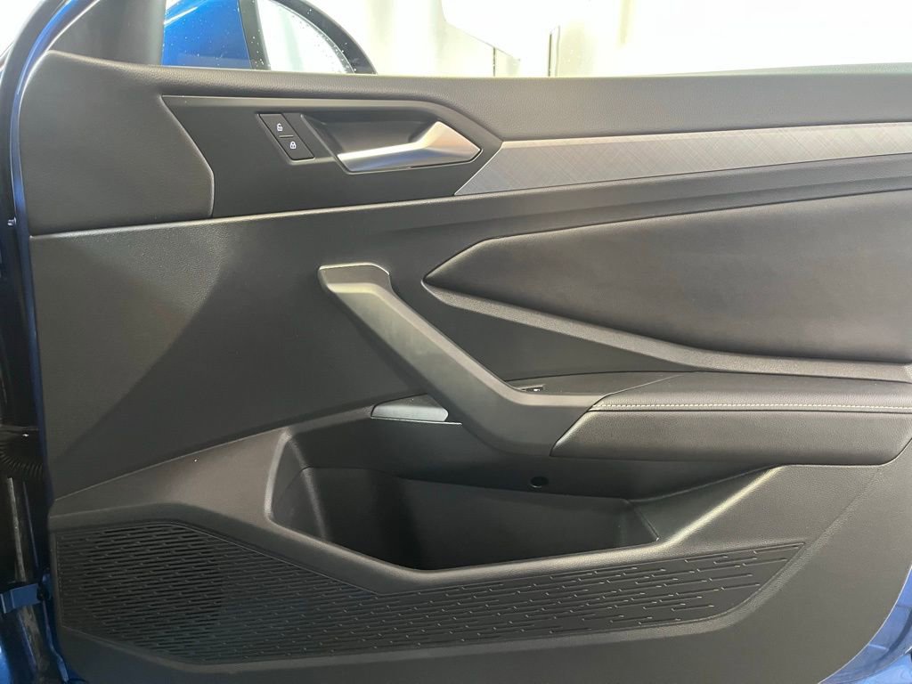 Certified 2022 Volkswagen Jetta SE image 13