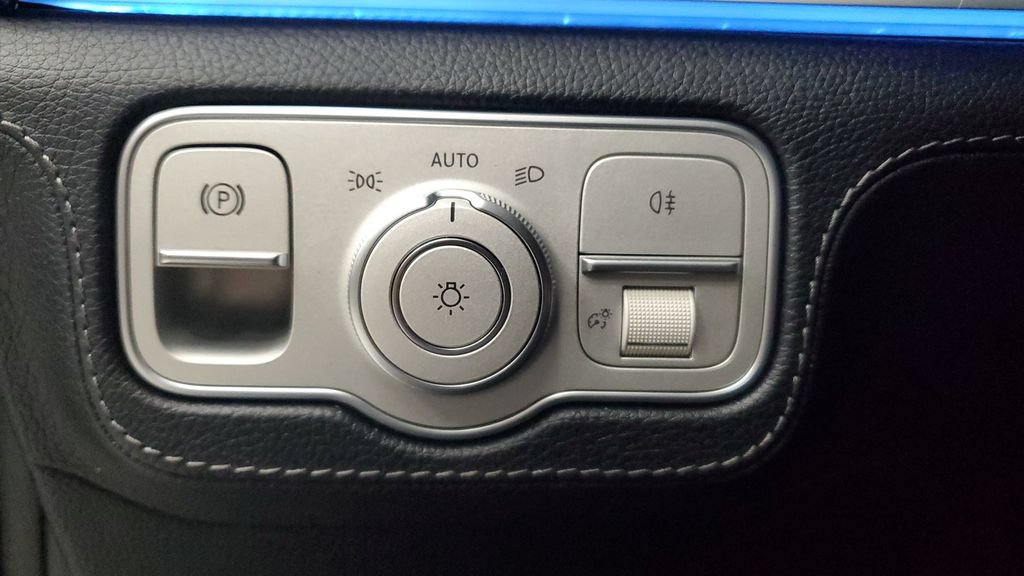 Used 2024 Mercedes-Benz GLE 350 4MATIC image 25