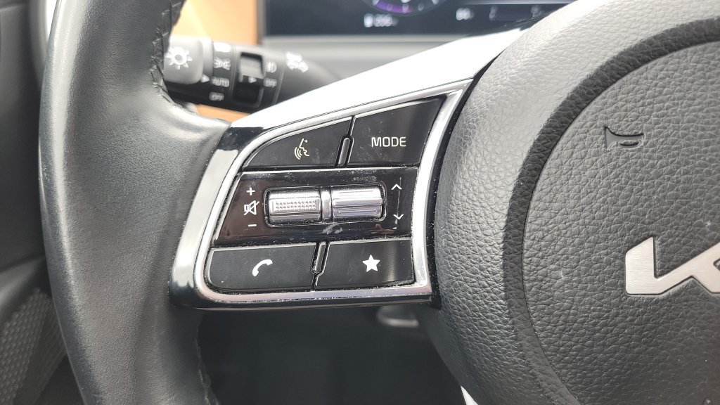 Used 2024 Kia Seltos EX FWD image 19