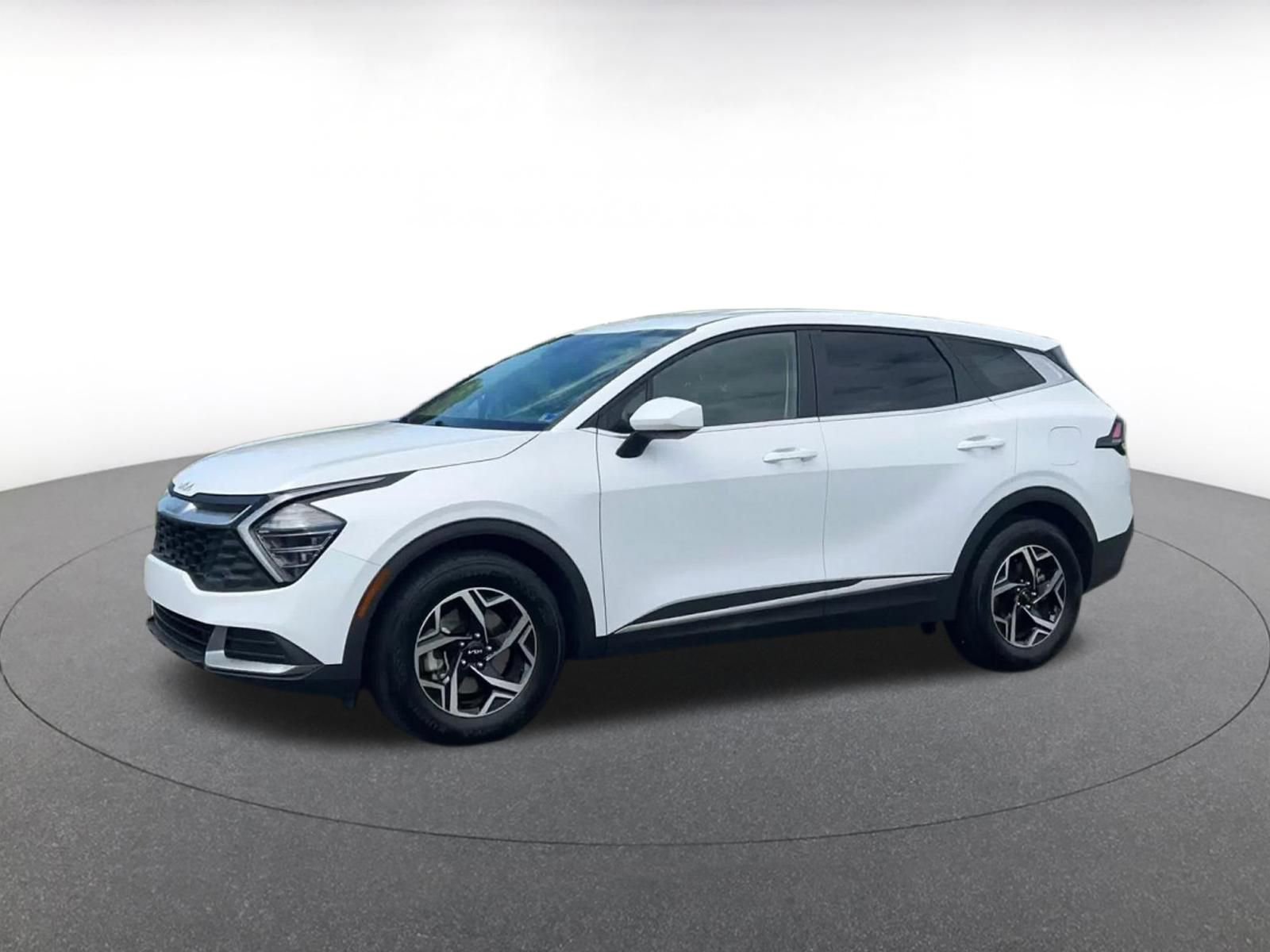 Used 2025 Kia Sportage LX FWD image 8