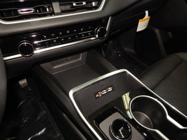 Used 2026 Chevrolet Equinox LT w/ Convenience Package II image 26