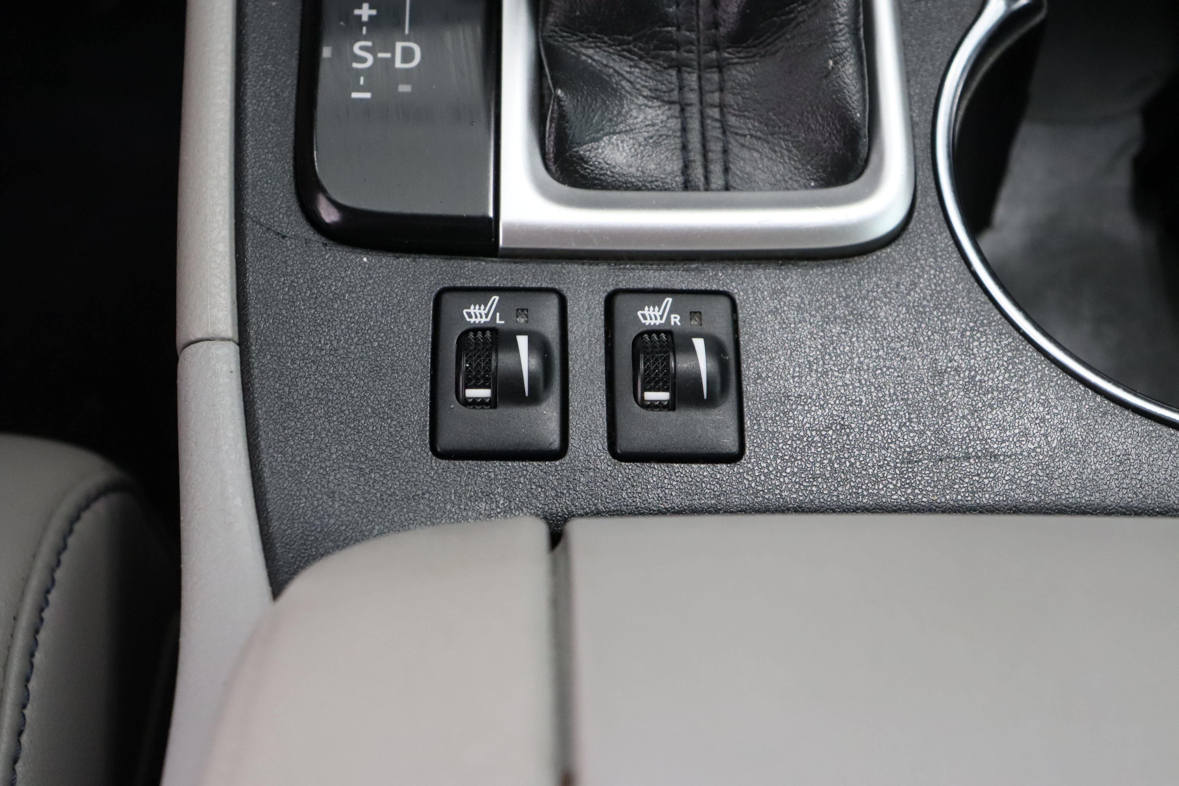 Used 2019 Toyota Highlander XLE FWD image 23
