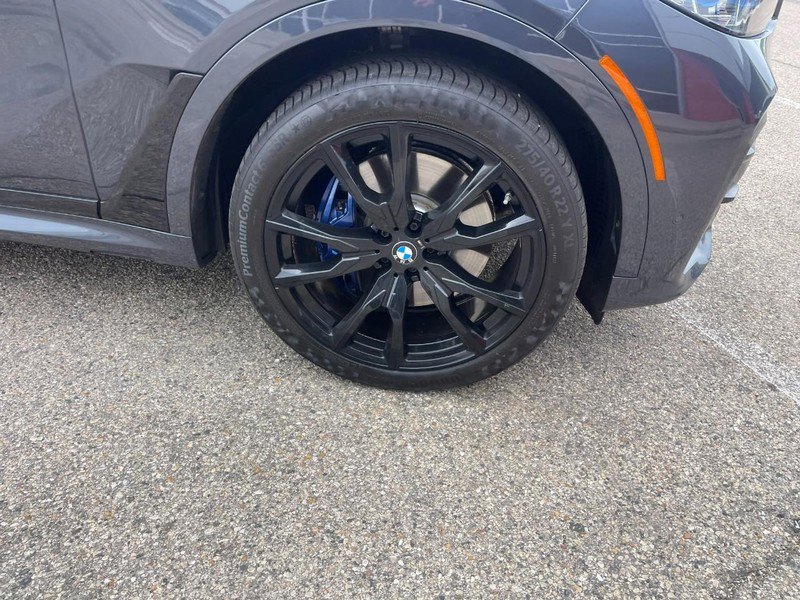 Used 2022 BMW X7 M50i w/ Luxury Seating Package image 8