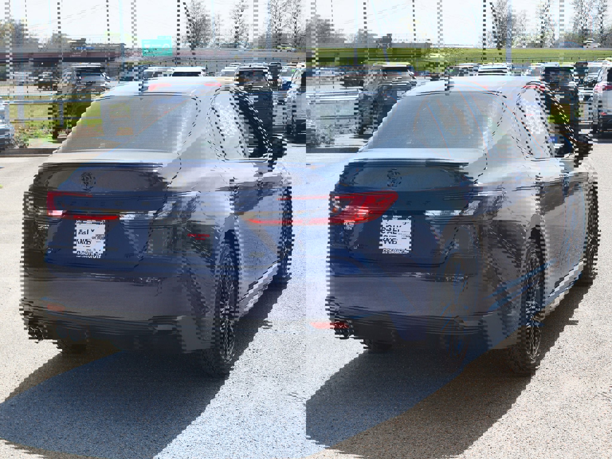 Used 2025 Toyota Camry SE image 18