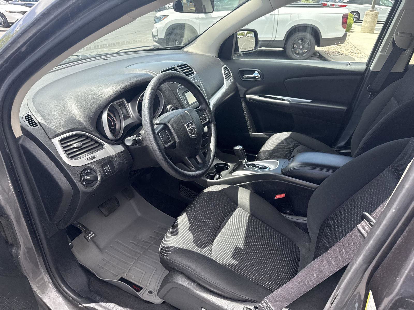 Used 2016 Dodge Journey SE w/ Flexible Seating Group FWD image 11