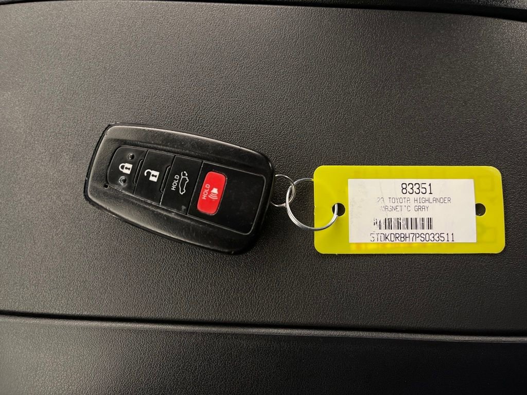 Used 2023 Toyota Highlander XLE image 23