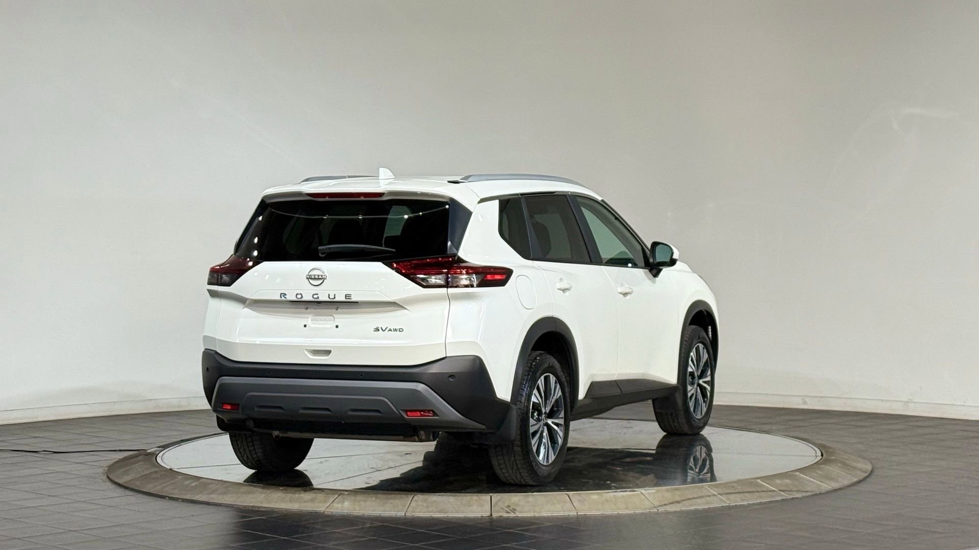 Used 2023 Nissan Rogue SV w/ SV Premium B Package image 10