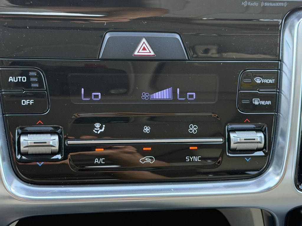Certified 2023 Kia Sorento SX FWD image 29