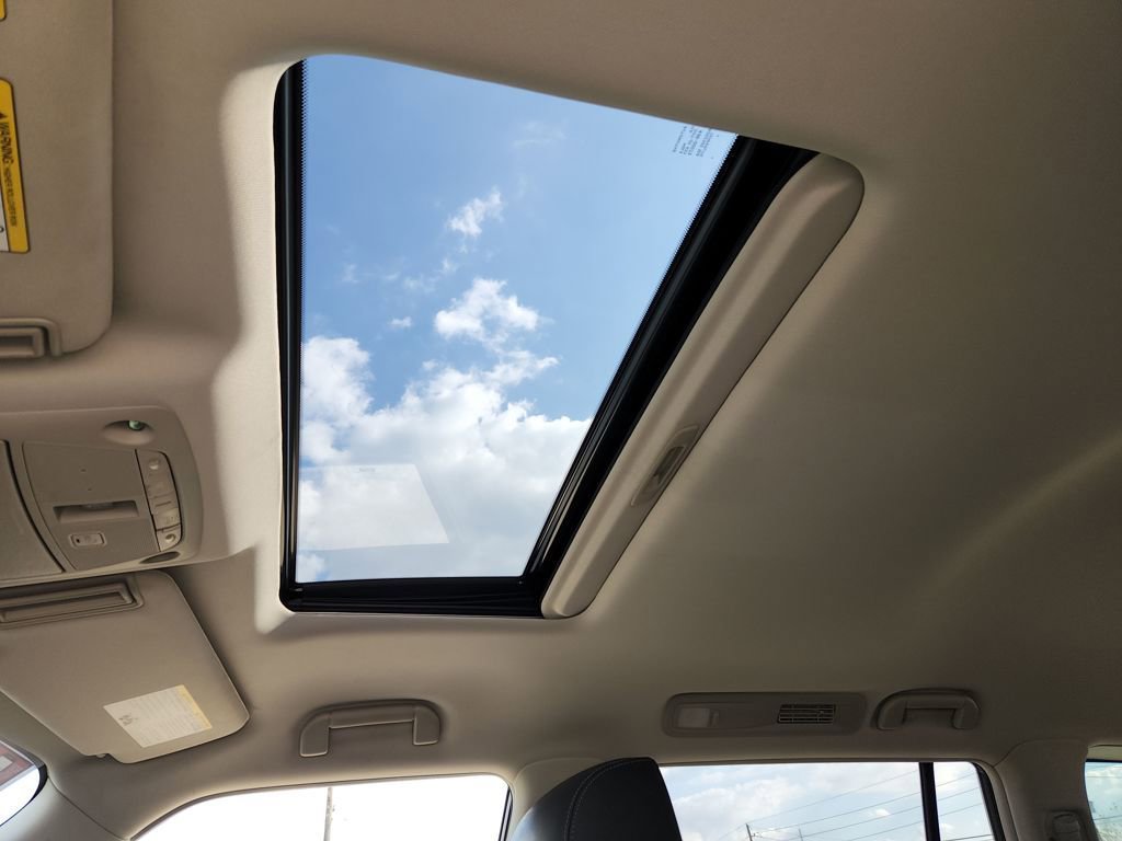 Used 2022 Nissan Armada Platinum image 17