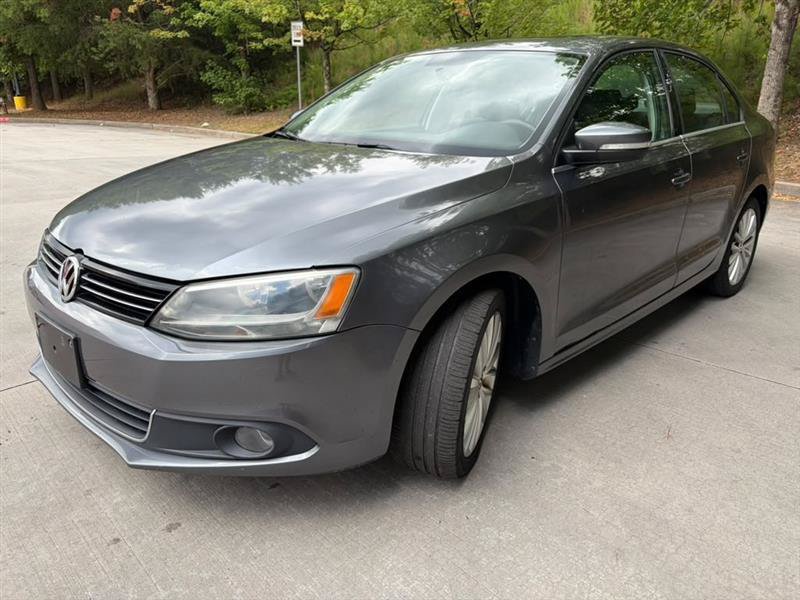 Used 2012 Volkswagen Jetta SEL FWD image 3