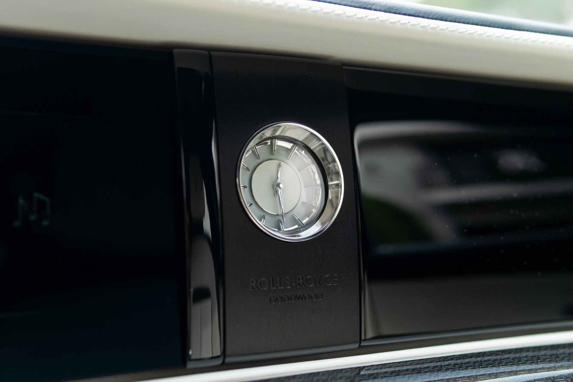 Used 2023 Rolls-Royce Ghost Black Badge w/ Black Badge Ghost Package AWD/4WD image 41