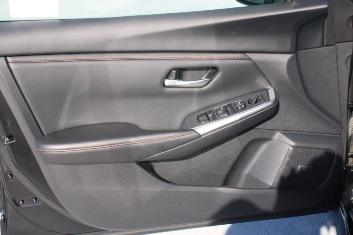 Used 2024 Nissan Sentra SR w/ SR Premium Package FWD image 9