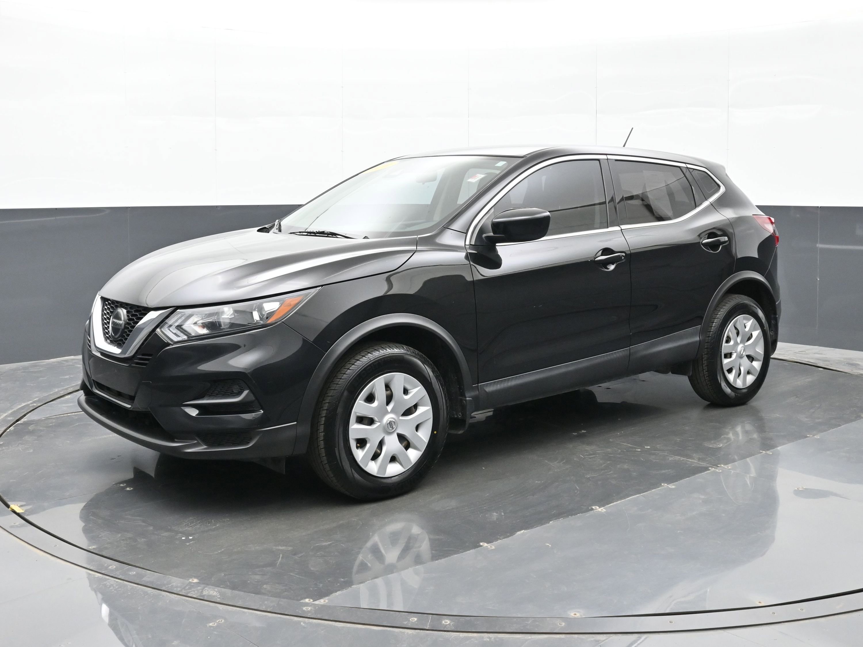 Used 2020 Nissan Rogue Sport S image 8