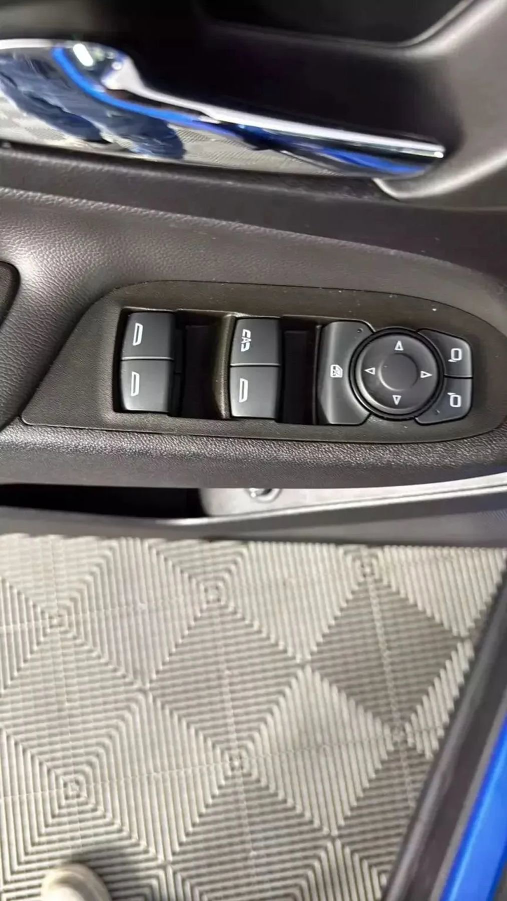 Used 2024 Chevrolet Equinox LT image 39