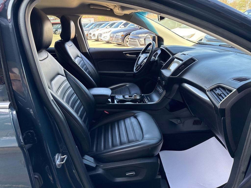 Used 2019 Ford Edge SEL w/ Equipment Group 201A AWD/4WD image 39