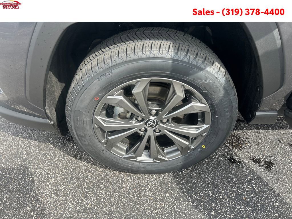 Certified 2022 Toyota RAV4 XLE Premium image 26