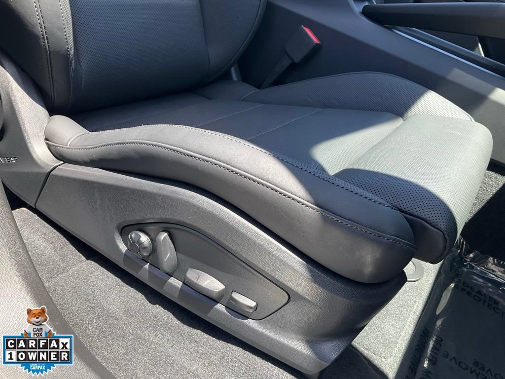 Used 2025 Porsche Macan 4S Electric AWD/4WD image 65