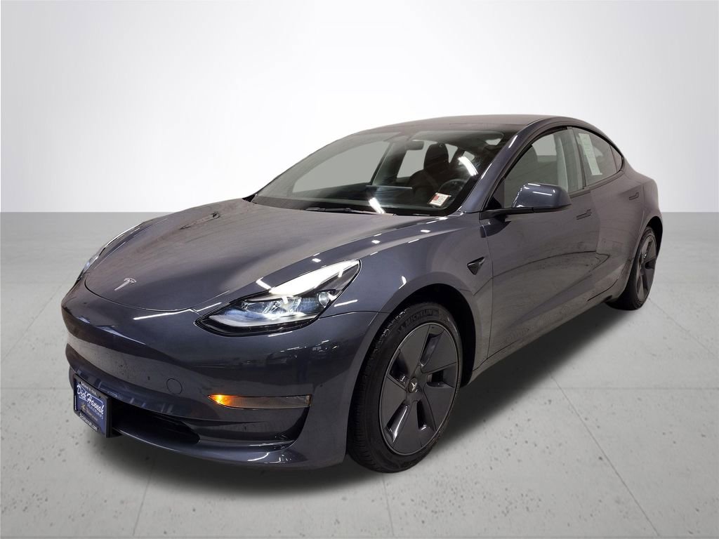 Used 2023 Tesla Model 3 Standard Range image 2