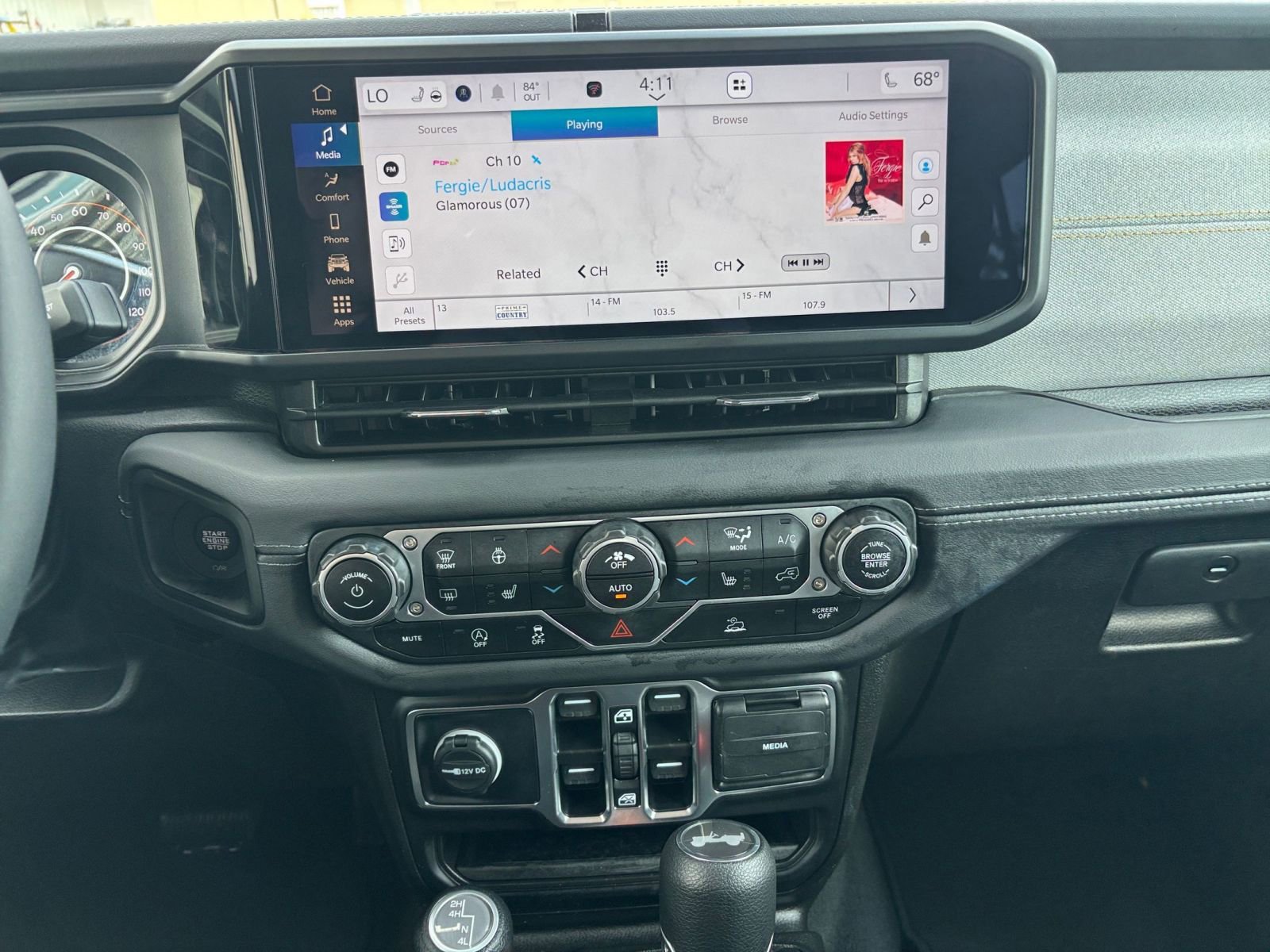 Used 2025 Jeep Wrangler Sahara image 18