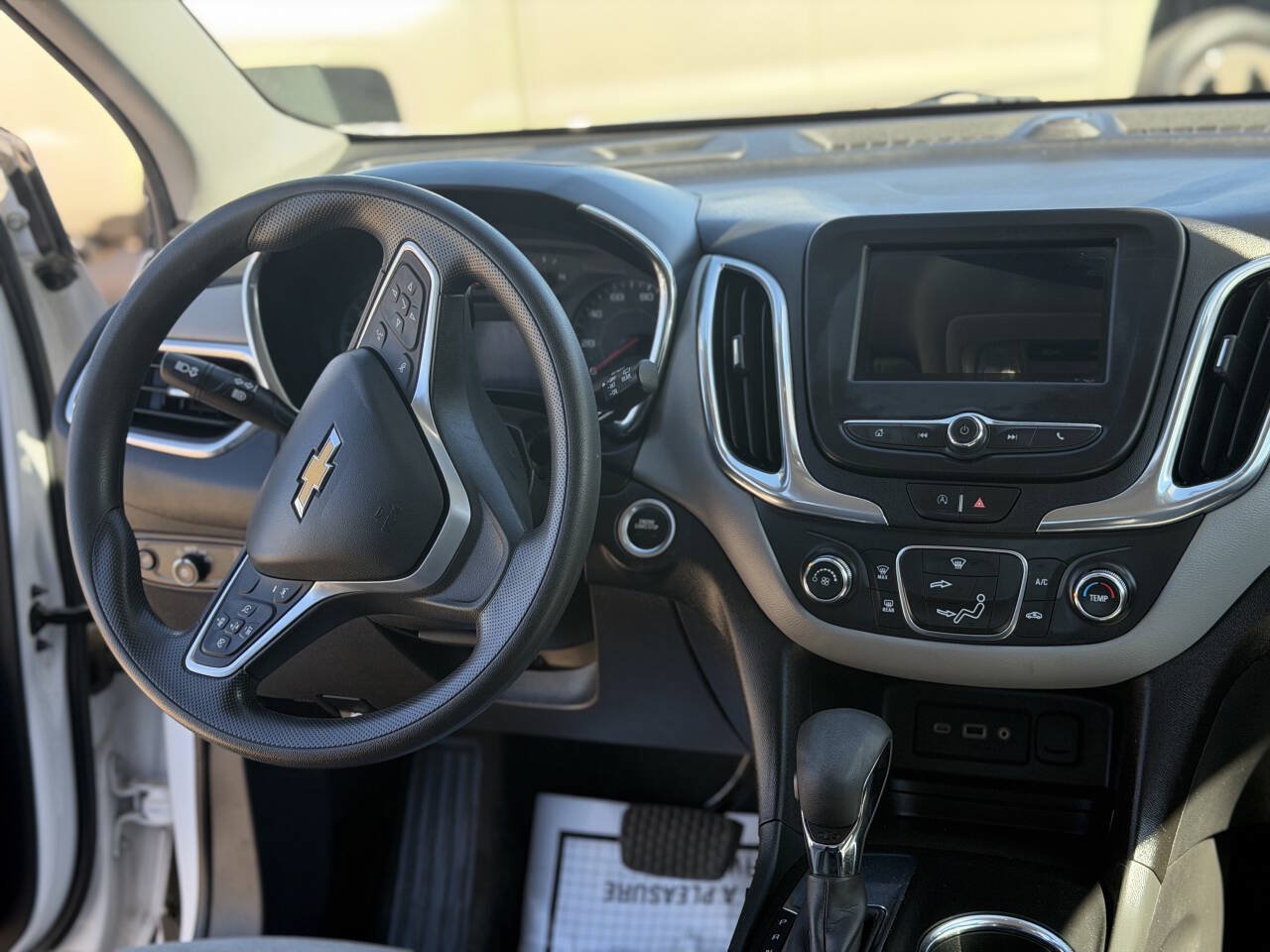 Used 2023 Chevrolet Equinox LS w/ Sport Edition FWD image 6