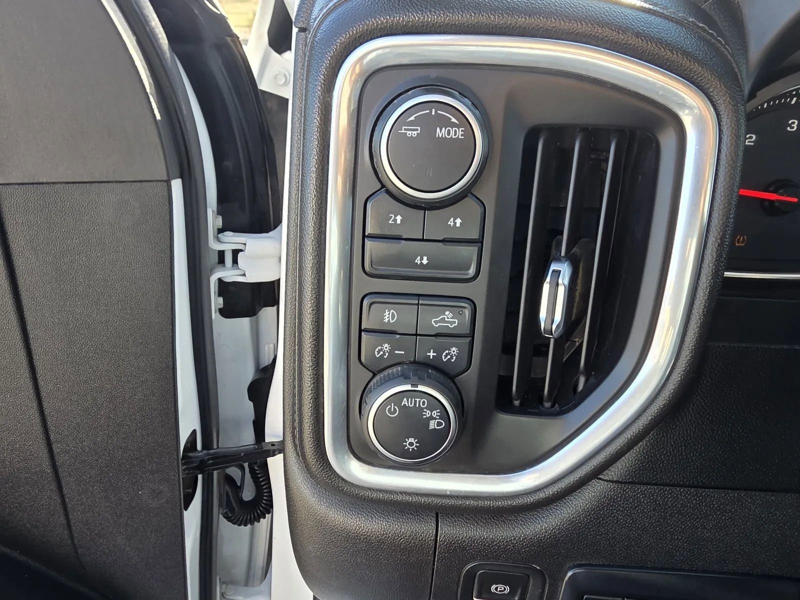 Used 2022 Chevrolet Silverado 2500 LT w/ Convenience Package image 21