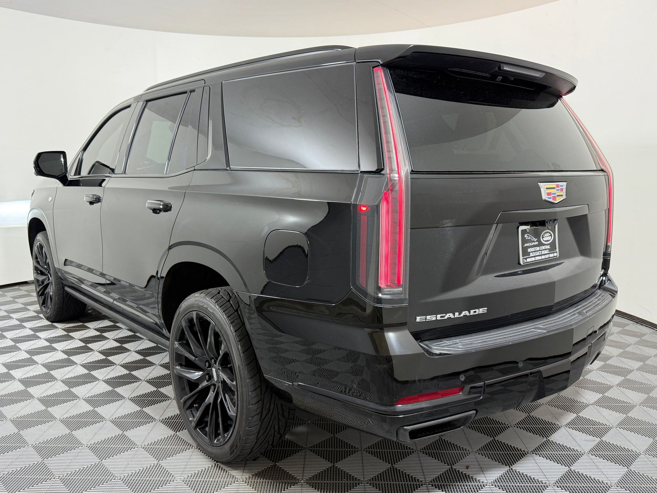 Used 2025 Cadillac Escalade Sport Platinum AWD/4WD image 3