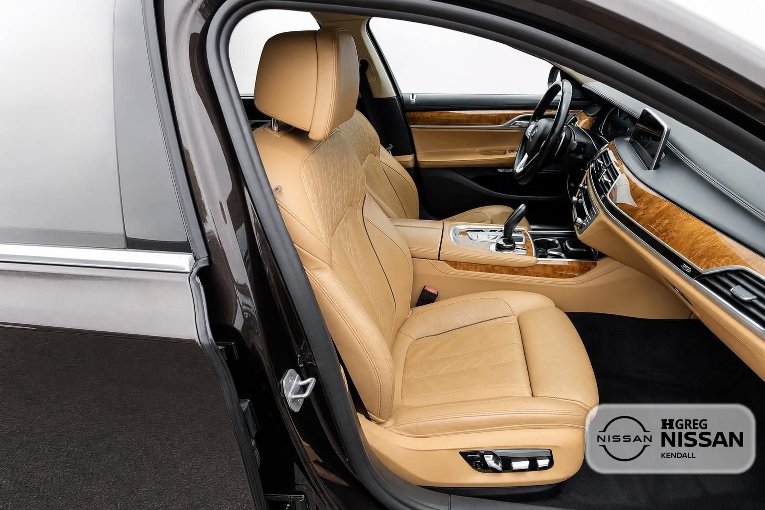 Used 2018 BMW 740i RWD image 11