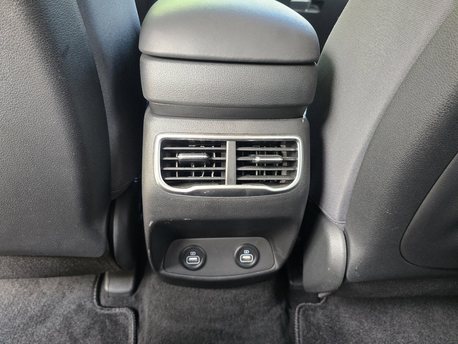 Used 2023 Hyundai Santa Fe SEL image 24