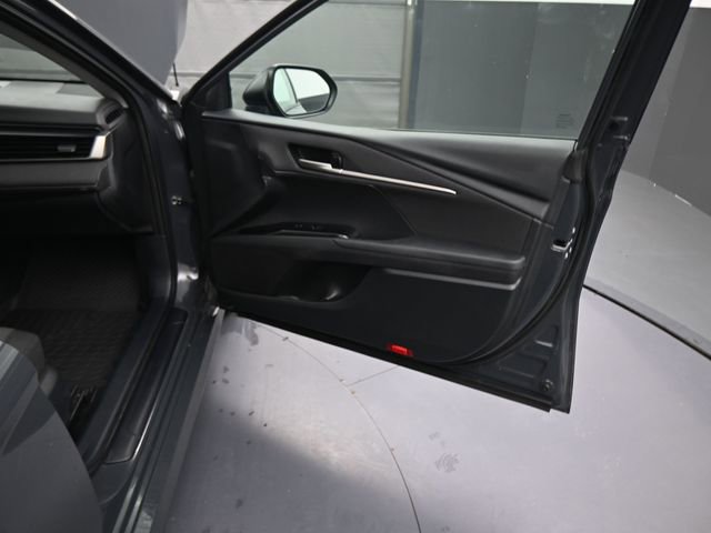 Used 2025 Toyota Camry LE image 28