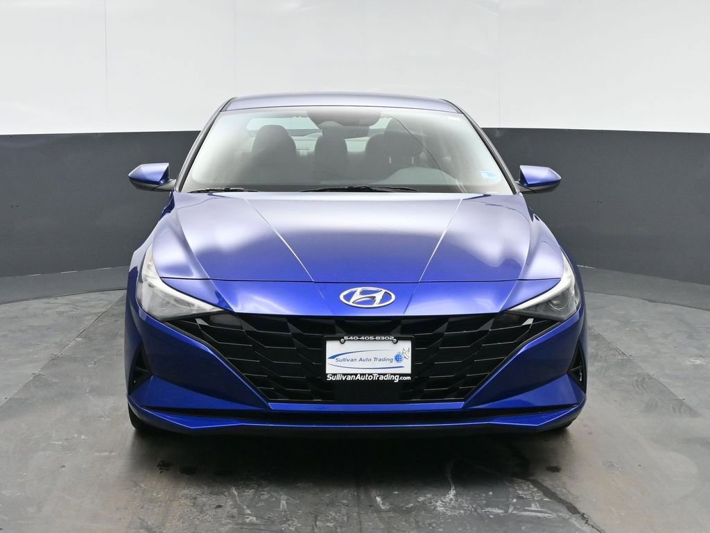 Used 2023 Hyundai Elantra SEL w/ Convenience Package FWD image 2
