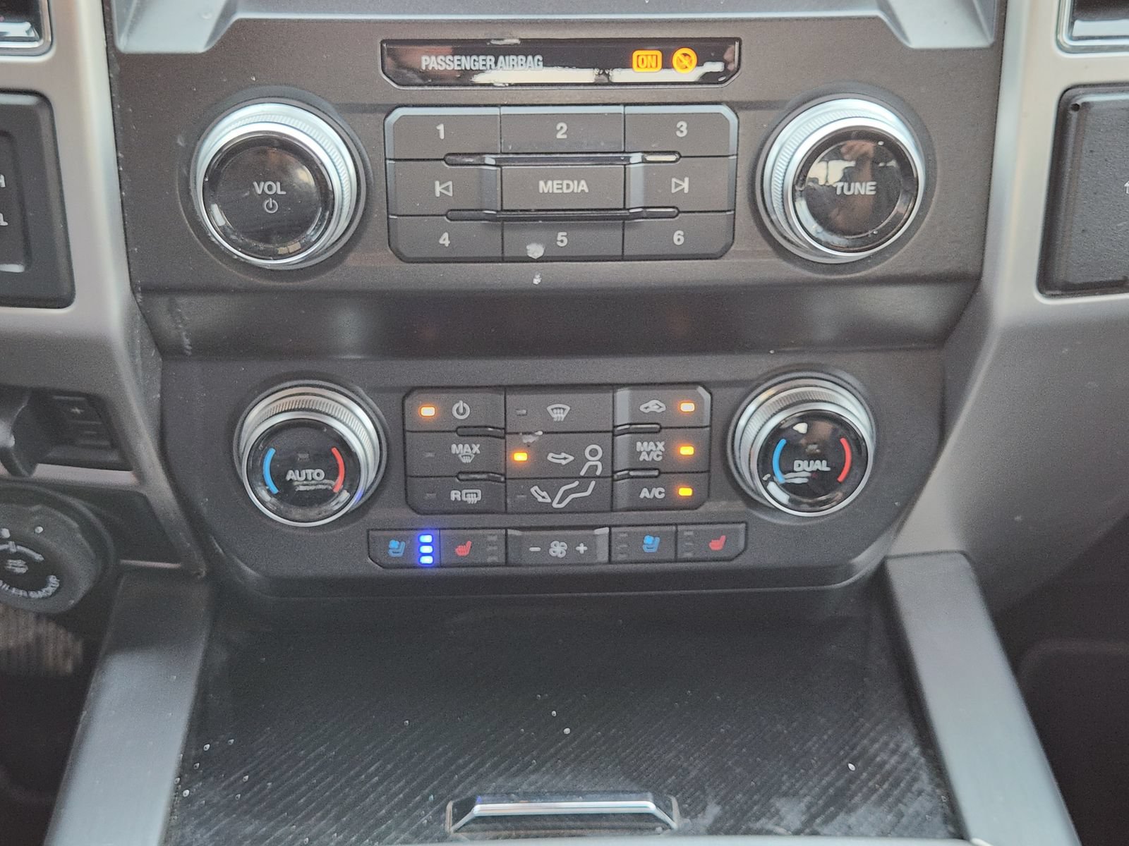 Used 2020 Ford F450 Platinum w/ FX4 Off-Road Package AWD/4WD image 20