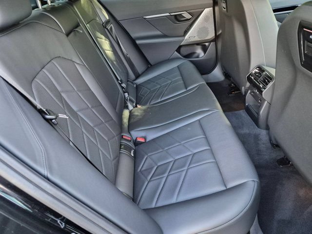 Used 2024 BMW 530i xDrive w/ Premium Package AWD/4WD image 17