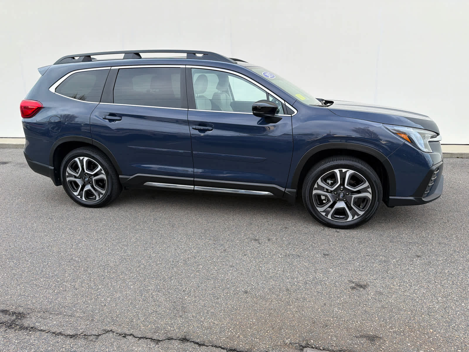 Used 2025 Subaru Ascent Limited AWD/4WD image 4