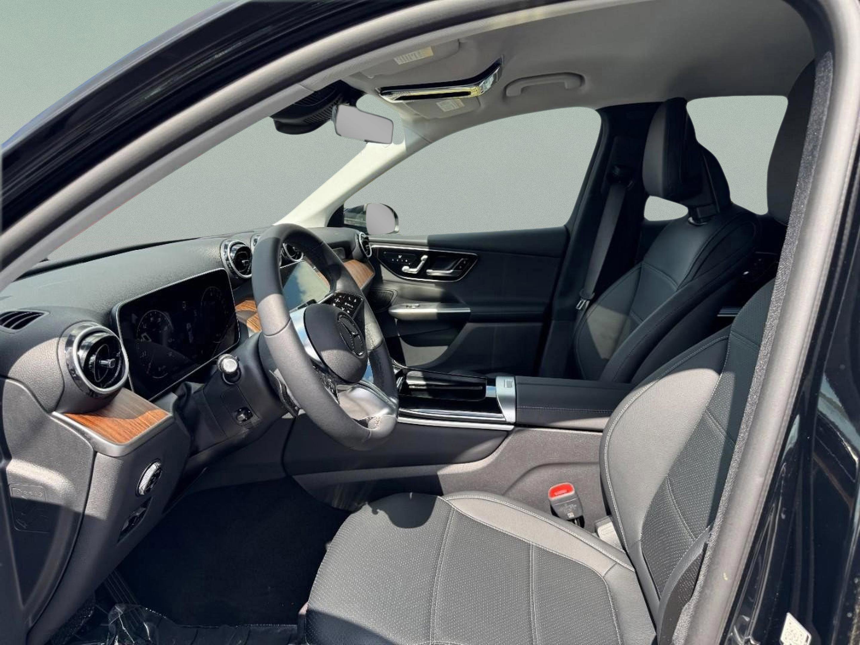 Certified 2025 Mercedes-Benz GLC 350e 4MATIC image 9