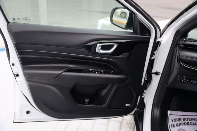 Used 2023 Jeep Compass Altitude w/ Sun and Sound Group image 13