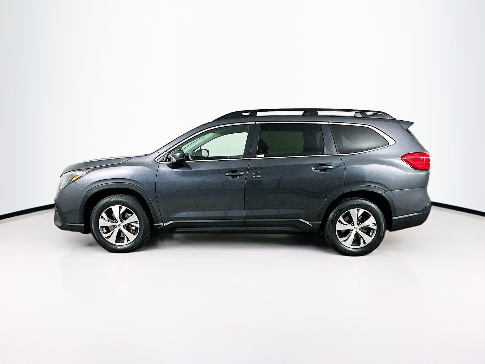 Used 2025 Subaru Ascent Premium image 4