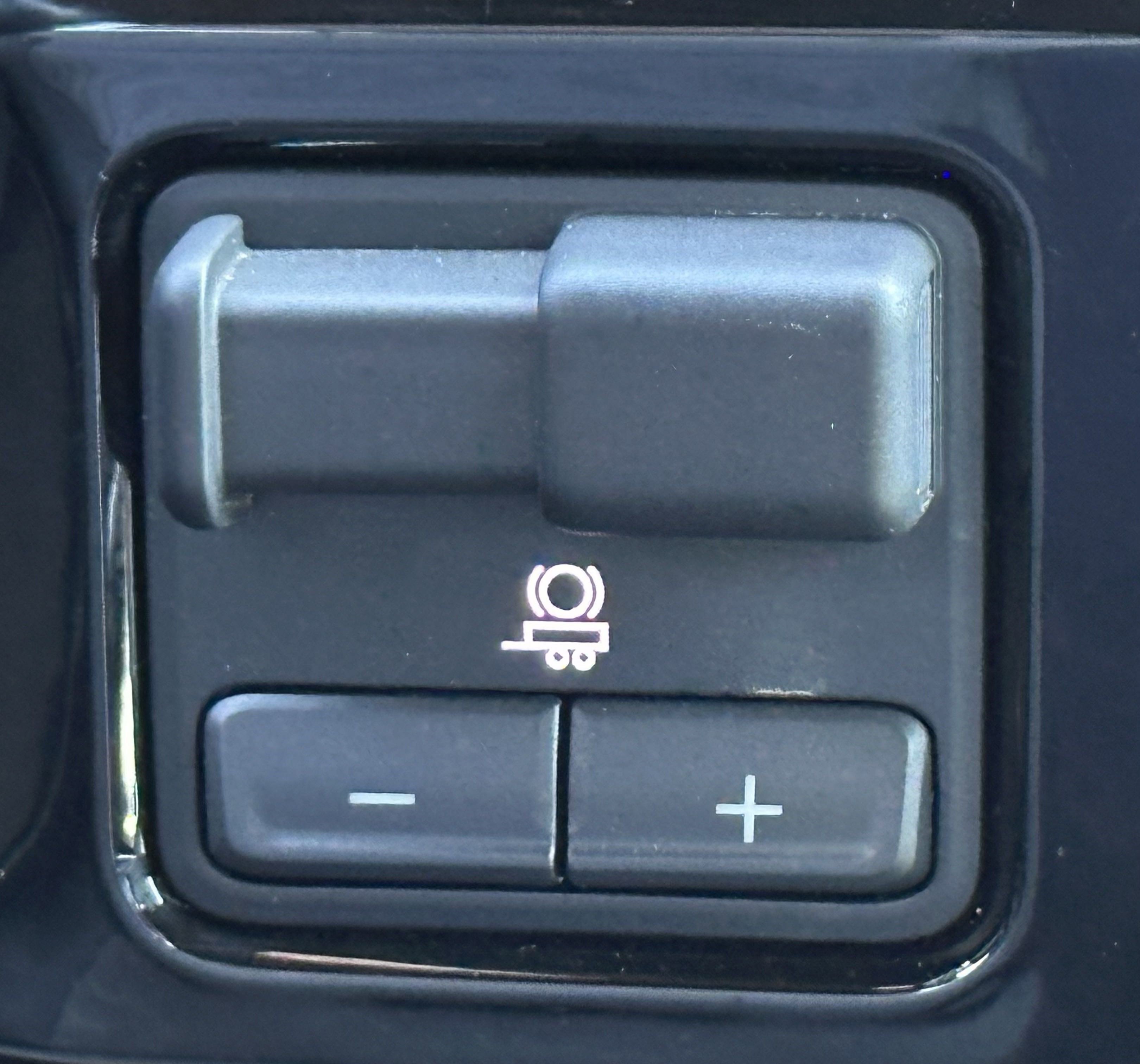 Used 2023 Chevrolet Silverado 1500 ZR2 image 30