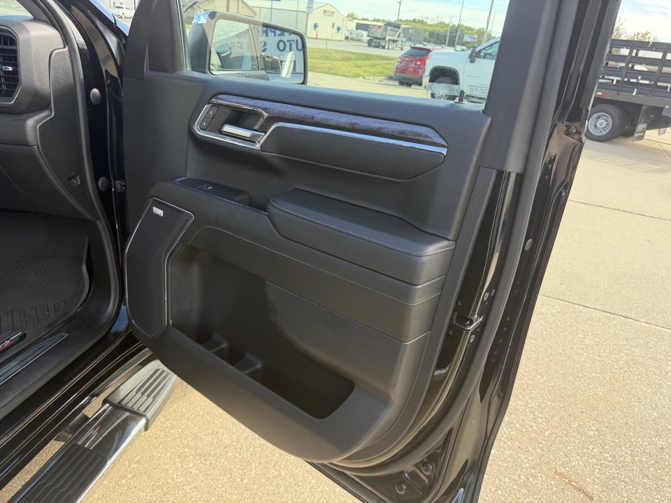 Used 2024 Chevrolet Silverado 1500 LTZ image 19