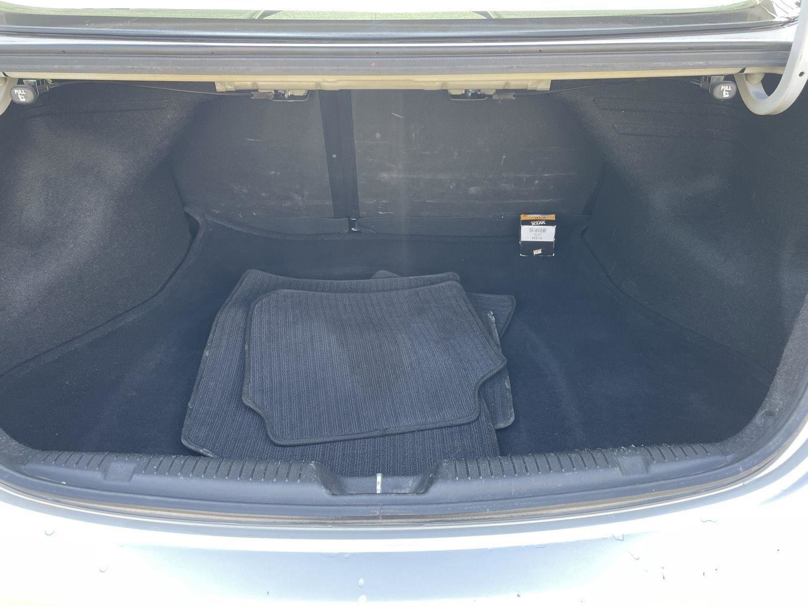 Used 2013 Hyundai Elantra GLS w/ Preferred Pkg FWD image 18