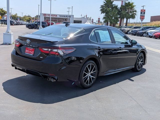Used 2024 Toyota Camry SE w/ Cold Weather Package FWD image 8