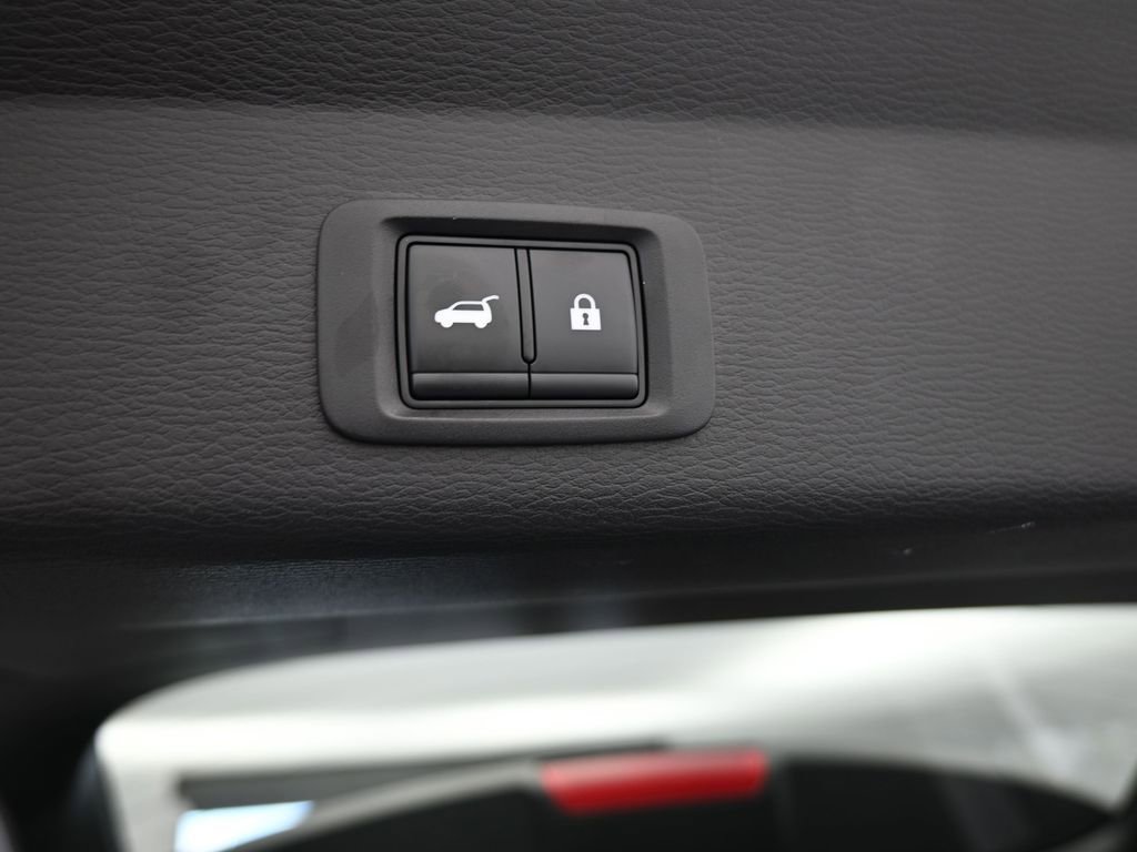 Used 2023 Mitsubishi Outlander SE image 46