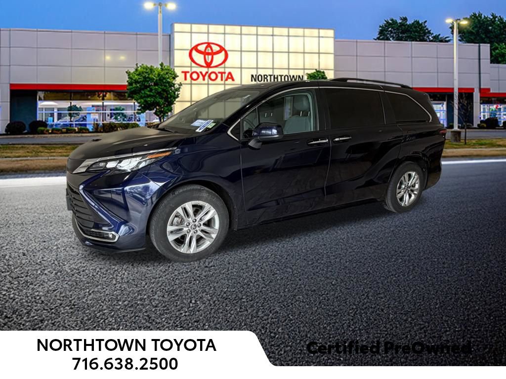 Used 2024 Toyota Sienna XLE w/ XLE Plus Package image 1