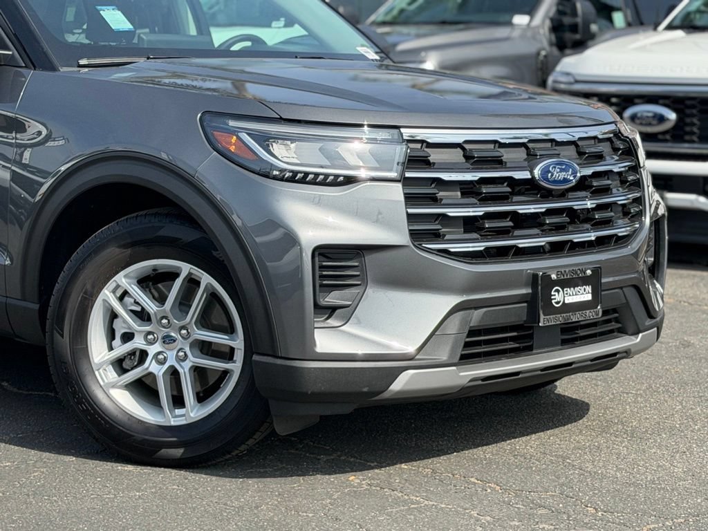 Used 2026 Ford Explorer Active RWD image 4
