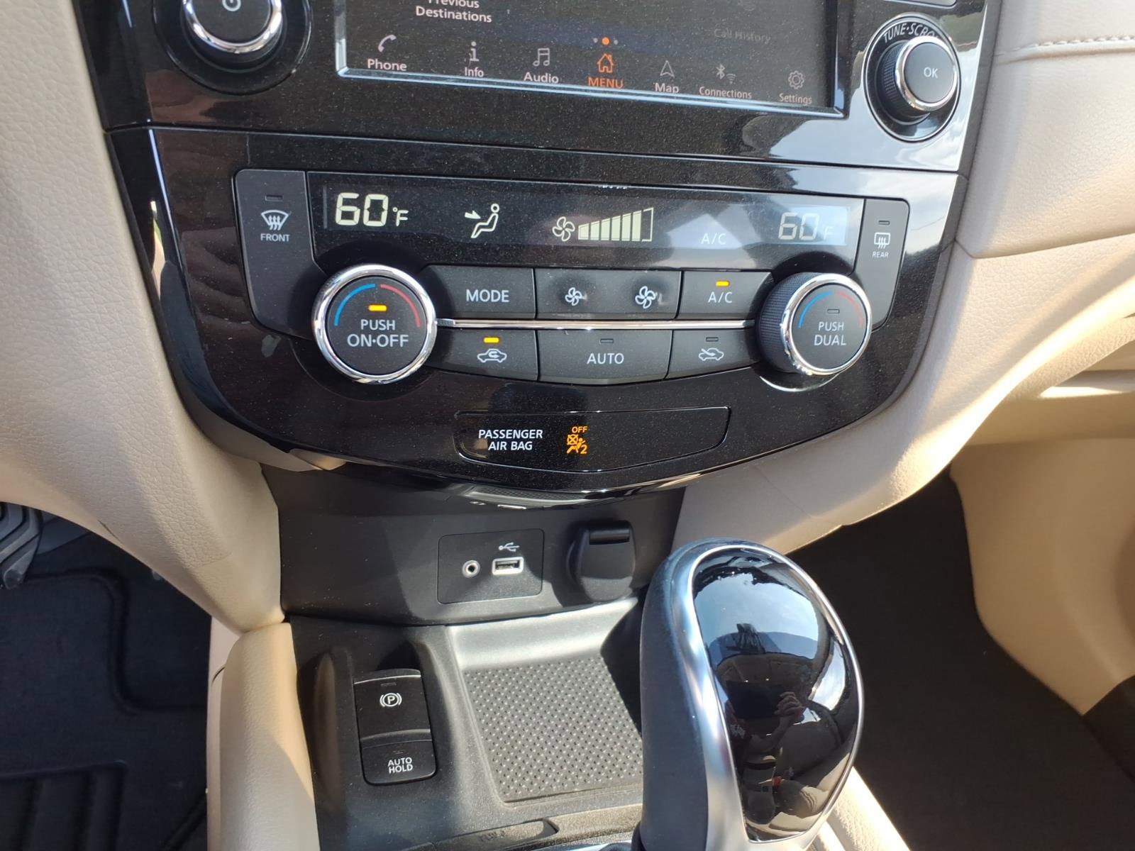 Used 2020 Nissan Rogue SV w/ Sun & Sound Touring Package image 20