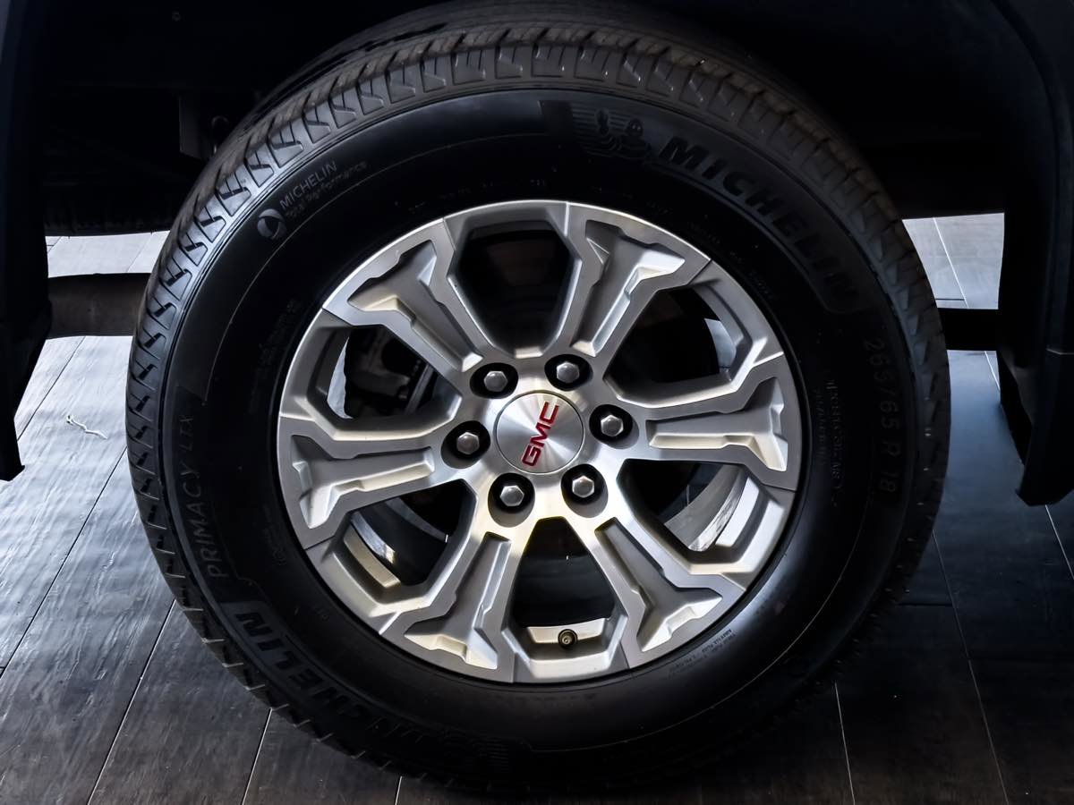 Used 2024 GMC Sierra 1500 SLT w/ SLT Convenience Package image 28