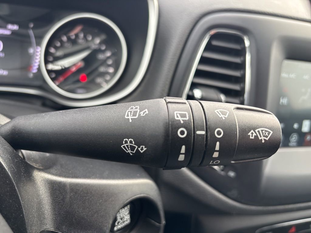 Certified 2021 Jeep Compass Latitude image 11