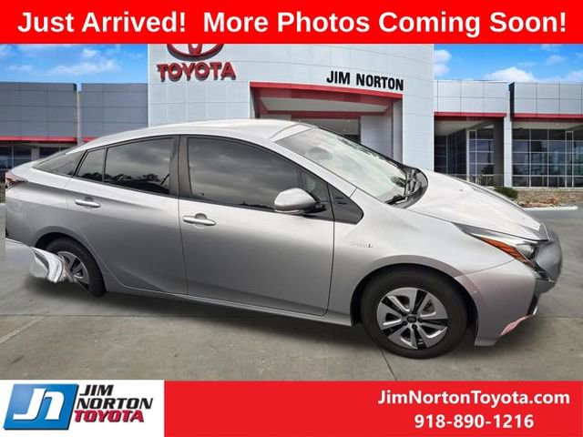 Used 2018 Toyota Prius Two w/ Prius Two Safety Plus Package FWD image 4