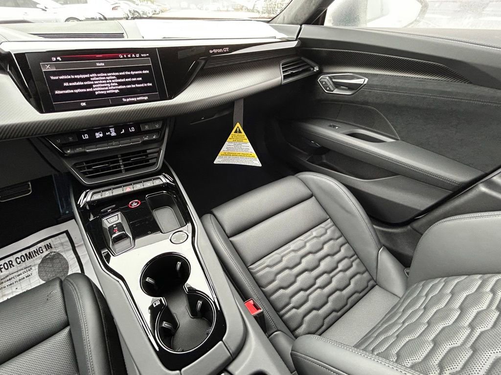 New 2026 Audi RS e-tron GT Base image 11