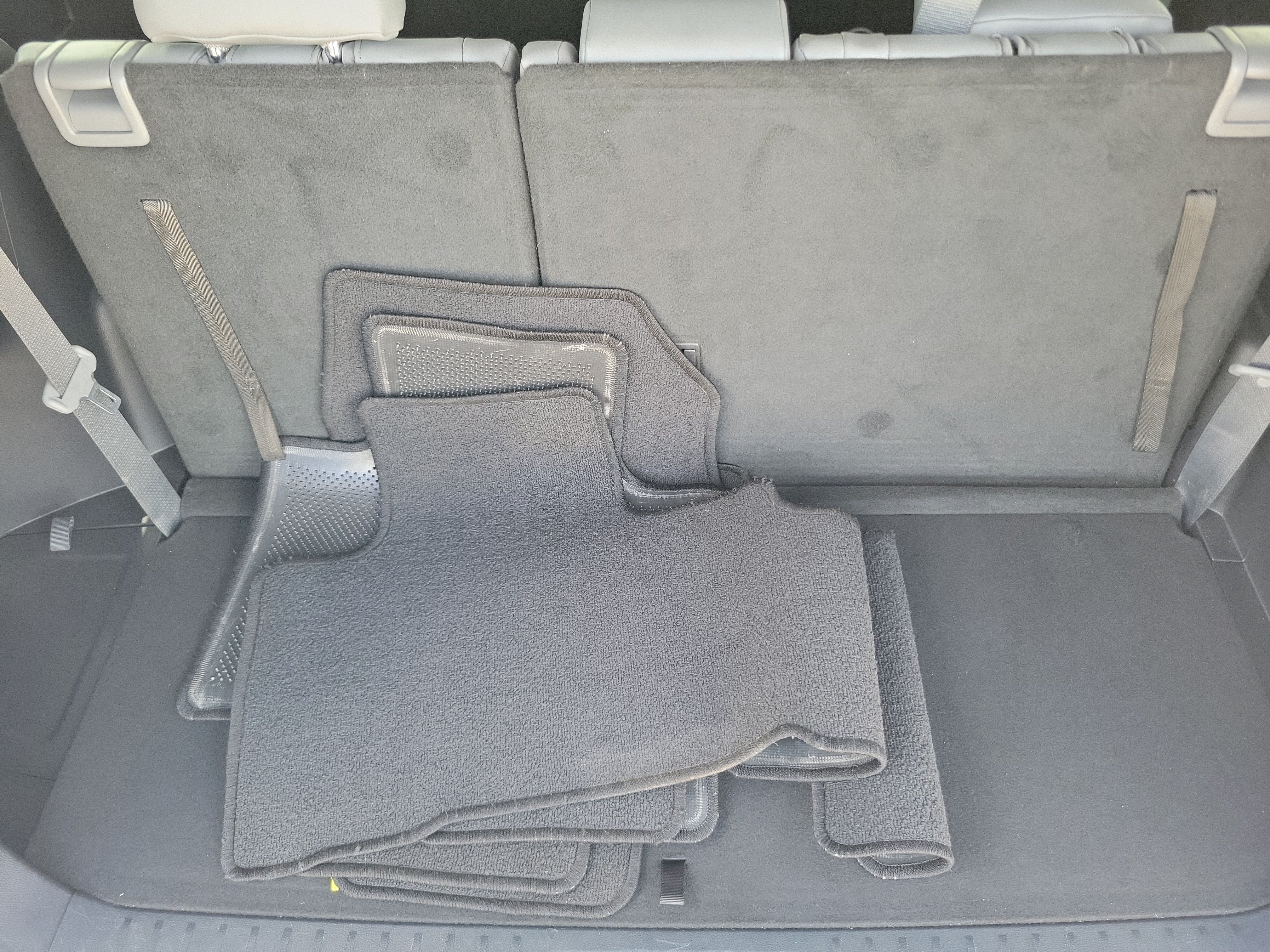 Used 2021 Toyota Highlander XLE FWD image 17