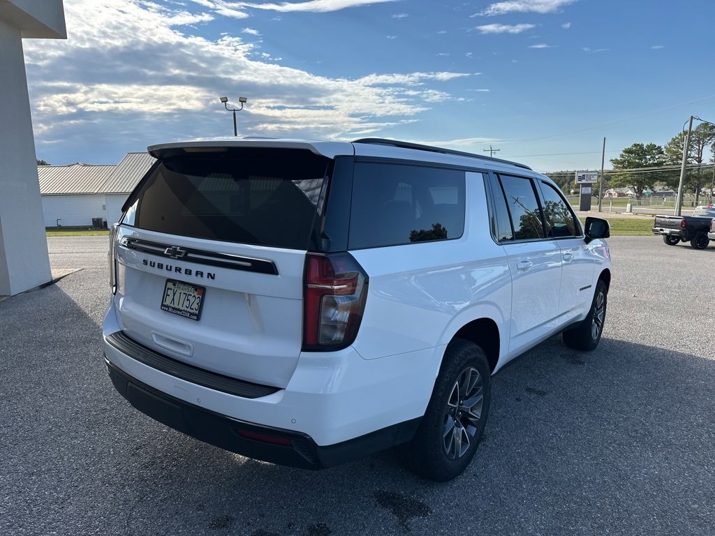 Used 2024 Chevrolet Suburban Z71 w/ Luxury Package image 7